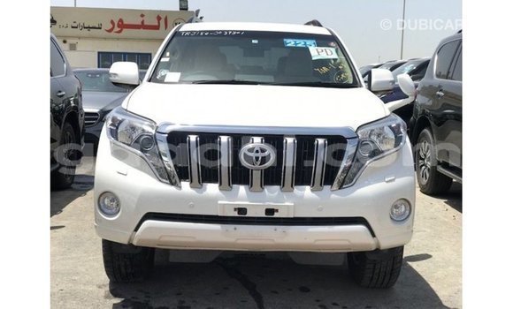 Acheter Import Voiture Toyota Prado Blanc à Import - Dubai, Somalie Acheter Import Voiture Toyota Prado Blanc à Import - Dubai, Somalie