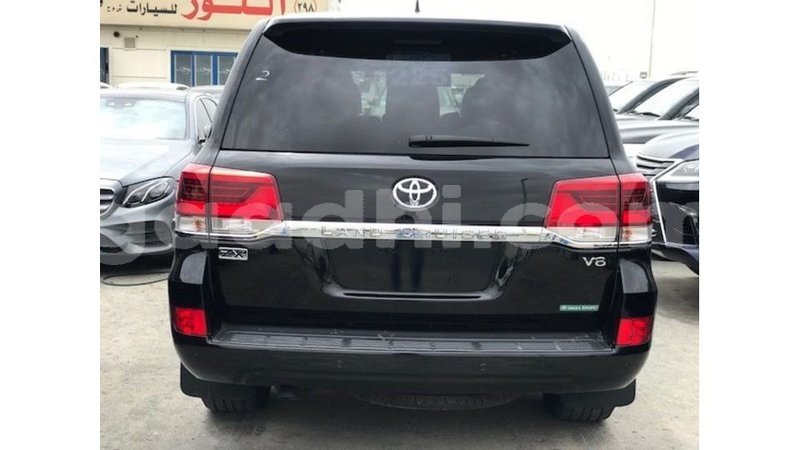 Big with watermark toyota land cruiser somalia import dubai 4652