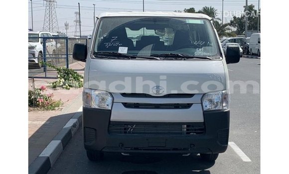 اشتري Imported Toyota Hiace أبيض سيارة في Import - Dubai في الصومال اشتري Imported Toyota Hiace أبيض سيارة في Import - Dubai في الصومال