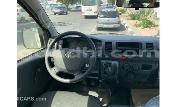 اشتري Imported Toyota Hiace أبيض سيارة في Import - Dubai في الصومال اشتري Imported Toyota Hiace أبيض سيارة في Import - Dubai في الصومال
