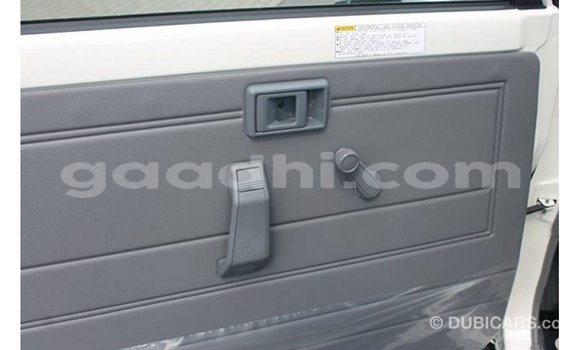 ይግዙ Imported Toyota Land Cruiser ነጭ መኪና በ Import - Dubai በ ሶማሊያ ይግዙ Imported Toyota Land Cruiser ነጭ መኪና በ Import - Dubai በ ሶማሊያ