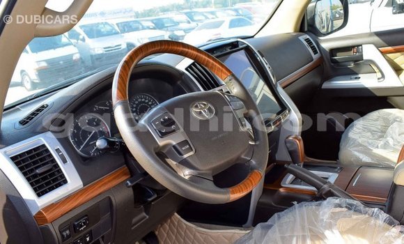 Imported Toyota Land Cruiser Other Makiinaa iti Import - Dubai keessatti Somalia keessatti Imported Toyota Land Cruiser Other Makiinaa iti Import - Dubai keessatti Somalia keessatti