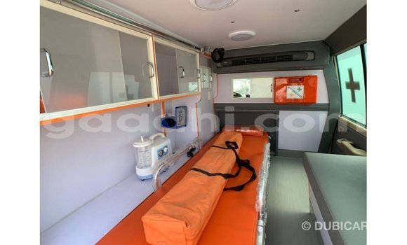 اشتري Imported Toyota DA اللون البيج شاحنة في Import - Dubai في الصومال اشتري Imported Toyota DA اللون البيج شاحنة في Import - Dubai في الصومال