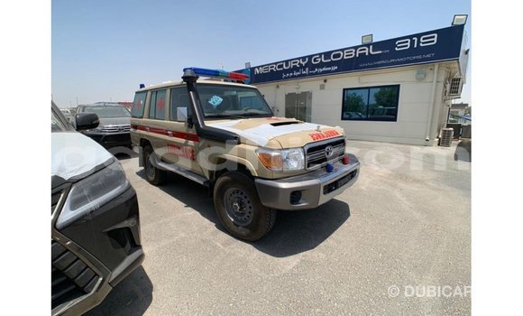 اشتري Imported Toyota DA اللون البيج شاحنة في Import - Dubai في الصومال اشتري Imported Toyota DA اللون البيج شاحنة في Import - Dubai في الصومال