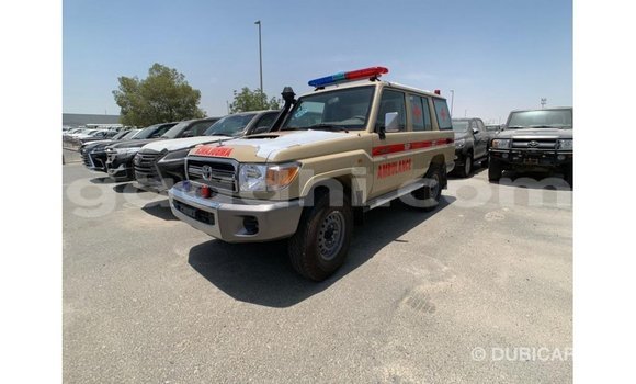 اشتري Imported Toyota DA اللون البيج شاحنة في Import - Dubai في الصومال اشتري Imported Toyota DA اللون البيج شاحنة في Import - Dubai في الصومال
