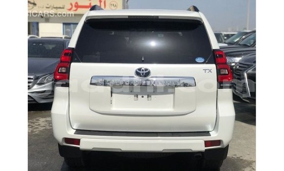 Acheter Import Voiture Toyota Prado Blanc à Import - Dubai, Somalie Acheter Import Voiture Toyota Prado Blanc à Import - Dubai, Somalie