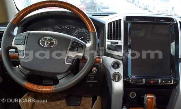 Imported Toyota Land Cruiser Other Makiinaa iti Import - Dubai keessatti Somalia keessatti Imported Toyota Land Cruiser Other Makiinaa iti Import - Dubai keessatti Somalia keessatti