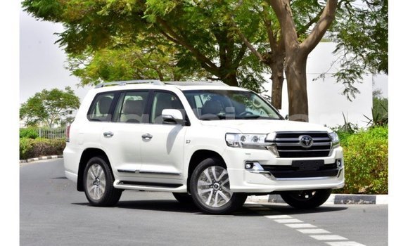 Buy Import Toyota Land Cruiser White Car in Import - Dubai in Somalia Buy Import Toyota Land Cruiser White Car in Import - Dubai in Somalia