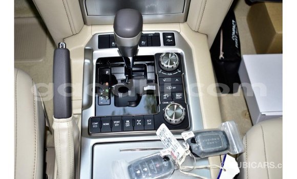 Buy Import Toyota Land Cruiser White Car in Import - Dubai in Somalia Buy Import Toyota Land Cruiser White Car in Import - Dubai in Somalia