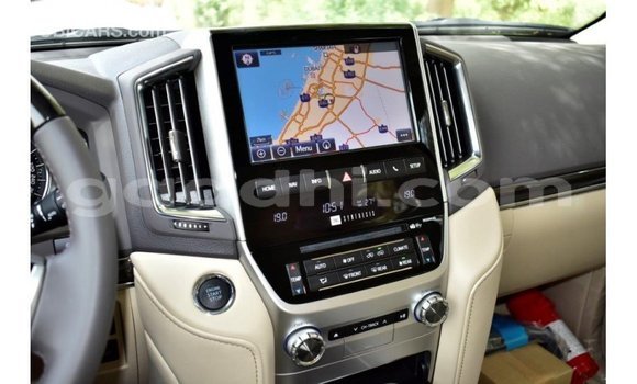 Buy Import Toyota Land Cruiser White Car in Import - Dubai in Somalia Buy Import Toyota Land Cruiser White Car in Import - Dubai in Somalia