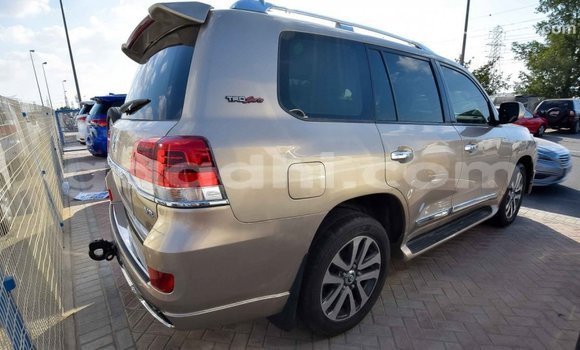 Imported Toyota Land Cruiser Other Makiinaa iti Import - Dubai keessatti Somalia keessatti Imported Toyota Land Cruiser Other Makiinaa iti Import - Dubai keessatti Somalia keessatti