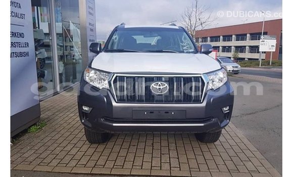 Nunua Imported Toyota Prado Nyeusi Gari ndani ya Import - Dubai nchini Somalia Nunua Imported Toyota Prado Nyeusi Gari ndani ya Import - Dubai nchini Somalia