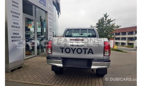 ይግዙ Imported Toyota Hilux ብናማ መኪና በ Import - Dubai በ ሶማሊያ ይግዙ Imported Toyota Hilux ብናማ መኪና በ Import - Dubai በ ሶማሊያ