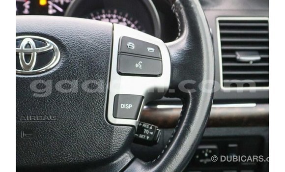 Acheter Import Voiture Toyota Land Cruiser Blanc à Import - Dubai, Somalie Acheter Import Voiture Toyota Land Cruiser Blanc à Import - Dubai, Somalie
