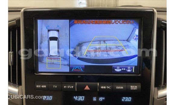 Acheter Import Voiture Toyota Land Cruiser Blanc à Import - Dubai, Somalie Acheter Import Voiture Toyota Land Cruiser Blanc à Import - Dubai, Somalie