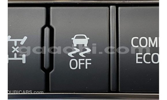 Acheter Import Voiture Toyota Land Cruiser Blanc à Import - Dubai, Somalie Acheter Import Voiture Toyota Land Cruiser Blanc à Import - Dubai, Somalie