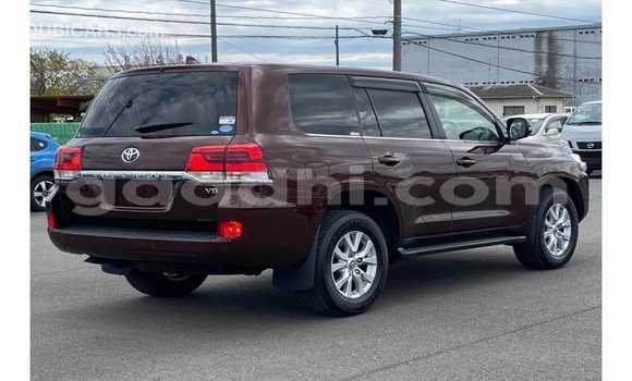 ይግዙ Imported Toyota Land Cruiser ቀይ መኪና በ Import - Dubai በ ሶማሊያ ይግዙ Imported Toyota Land Cruiser ቀይ መኪና በ Import - Dubai በ ሶማሊያ
