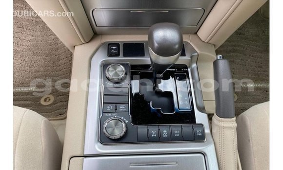 ይግዙ Imported Toyota Land Cruiser ቀይ መኪና በ Import - Dubai በ ሶማሊያ ይግዙ Imported Toyota Land Cruiser ቀይ መኪና በ Import - Dubai በ ሶማሊያ