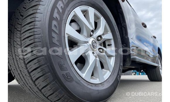 ይግዙ Imported Toyota Land Cruiser ቀይ መኪና በ Import - Dubai በ ሶማሊያ ይግዙ Imported Toyota Land Cruiser ቀይ መኪና በ Import - Dubai በ ሶማሊያ