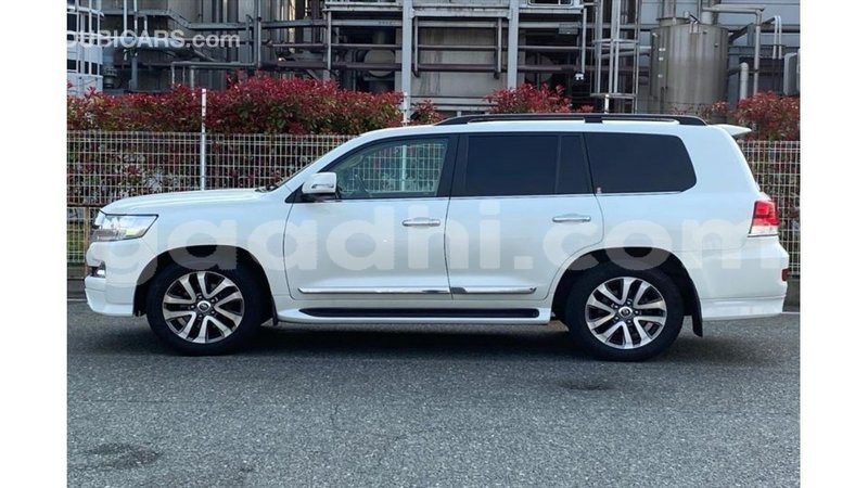 Big with watermark toyota land cruiser somalia import dubai 4675