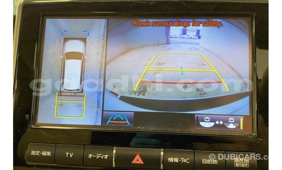 Acheter Import Voiture Toyota Land Cruiser Blanc à Import - Dubai, Somalie Acheter Import Voiture Toyota Land Cruiser Blanc à Import - Dubai, Somalie