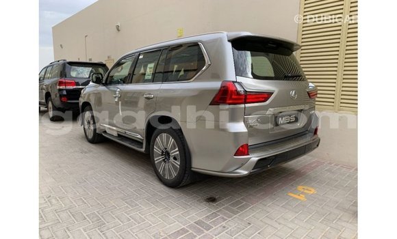 اشتري Imported Lexus LX آخر سيارة في Import - Dubai في الصومال اشتري Imported Lexus LX آخر سيارة في Import - Dubai في الصومال