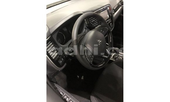 Imported Mitsubishi Outlander Black Makiinaa iti Import - Dubai keessatti Somalia keessatti Imported Mitsubishi Outlander Black Makiinaa iti Import - Dubai keessatti Somalia keessatti