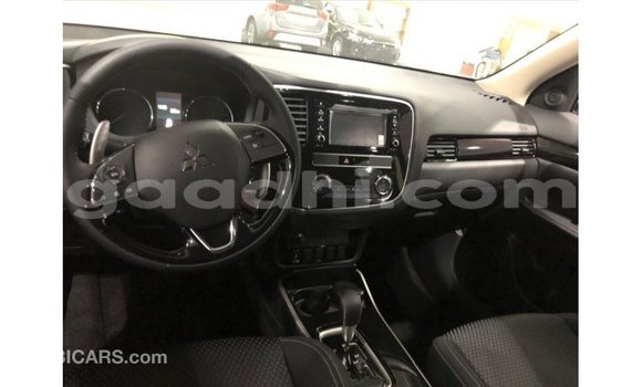 Imported Mitsubishi Outlander Black Makiinaa iti Import - Dubai keessatti Somalia keessatti Imported Mitsubishi Outlander Black Makiinaa iti Import - Dubai keessatti Somalia keessatti