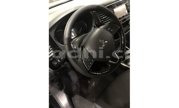 Imported Mitsubishi Outlander Black Makiinaa iti Import - Dubai keessatti Somalia keessatti Imported Mitsubishi Outlander Black Makiinaa iti Import - Dubai keessatti Somalia keessatti