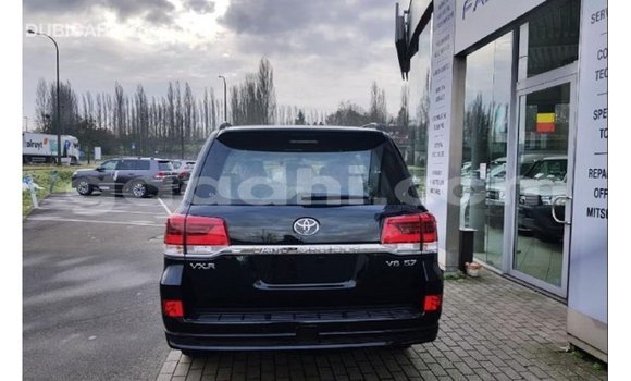 ይግዙ Imported Toyota Land Cruiser ጥቁር መኪና በ Import - Dubai በ ሶማሊያ ይግዙ Imported Toyota Land Cruiser ጥቁር መኪና በ Import - Dubai በ ሶማሊያ