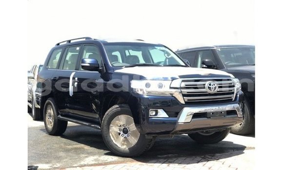 Acheter Import Voiture Toyota Land Cruiser Bleu à Import - Dubai, Somalie Acheter Import Voiture Toyota Land Cruiser Bleu à Import - Dubai, Somalie