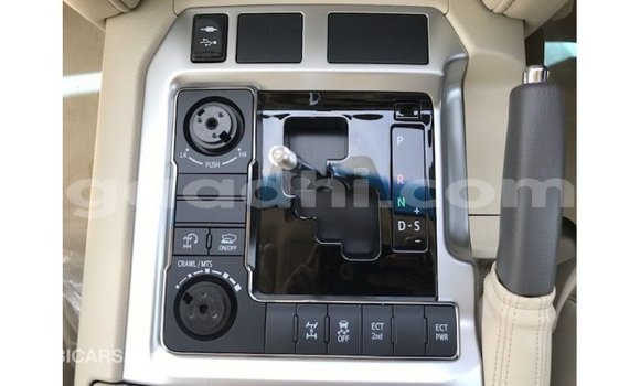 Acheter Import Voiture Toyota Land Cruiser Bleu à Import - Dubai, Somalie Acheter Import Voiture Toyota Land Cruiser Bleu à Import - Dubai, Somalie