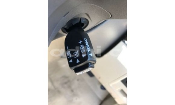 Acheter Import Voiture Toyota Land Cruiser Bleu à Import - Dubai, Somalie Acheter Import Voiture Toyota Land Cruiser Bleu à Import - Dubai, Somalie