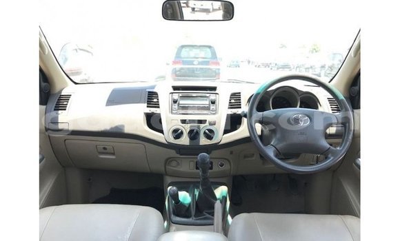 ይግዙ Imported Toyota Hilux ሌላ መኪና በ Import - Dubai በ ሶማሊያ ይግዙ Imported Toyota Hilux ሌላ መኪና በ Import - Dubai በ ሶማሊያ