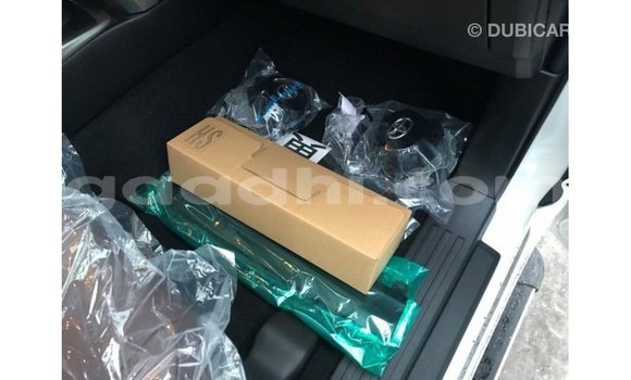 Buy Import Toyota HiAce White Truck in Import - Dubai in Somalia Buy Import Toyota HiAce White Truck in Import - Dubai in Somalia