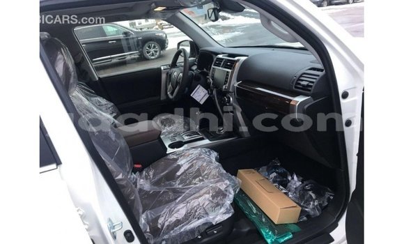 Buy Import Toyota HiAce White Truck in Import - Dubai in Somalia Buy Import Toyota HiAce White Truck in Import - Dubai in Somalia