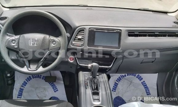 Acheter Import Moto Honda C Blanc à Import - Dubai, Somalie Acheter Import Moto Honda C Blanc à Import - Dubai, Somalie