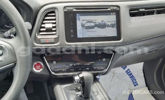 Acheter Import Moto Honda C Blanc à Import - Dubai, Somalie Acheter Import Moto Honda C Blanc à Import - Dubai, Somalie