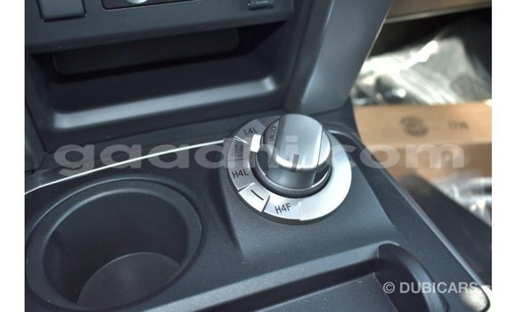 Imported Toyota HiAce White Netiree iti Import - Dubai keessatti Somalia keessatti Imported Toyota HiAce White Netiree iti Import - Dubai keessatti Somalia keessatti