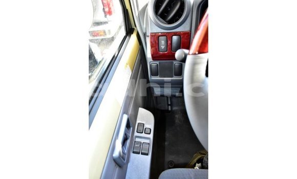 Imported Toyota Land Cruiser Beige Makiinaa iti Import - Dubai keessatti Somalia keessatti Imported Toyota Land Cruiser Beige Makiinaa iti Import - Dubai keessatti Somalia keessatti