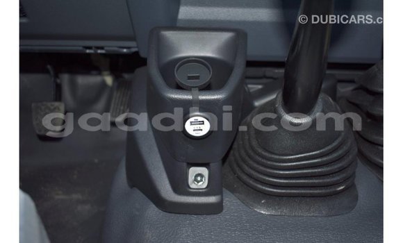 Imported Toyota Land Cruiser Beige Makiinaa iti Import - Dubai keessatti Somalia keessatti Imported Toyota Land Cruiser Beige Makiinaa iti Import - Dubai keessatti Somalia keessatti