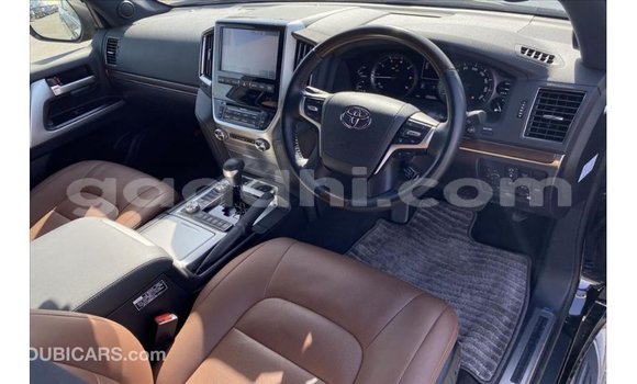 ይግዙ Imported Toyota Land Cruiser ጥቁር መኪና በ Import - Dubai በ ሶማሊያ ይግዙ Imported Toyota Land Cruiser ጥቁር መኪና በ Import - Dubai በ ሶማሊያ
