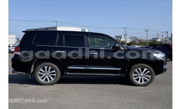 ይግዙ Imported Toyota Land Cruiser ጥቁር መኪና በ Import - Dubai በ ሶማሊያ ይግዙ Imported Toyota Land Cruiser ጥቁር መኪና በ Import - Dubai በ ሶማሊያ