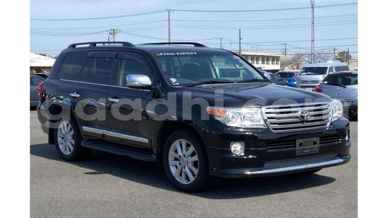 Big with watermark toyota land cruiser somalia import dubai 4723