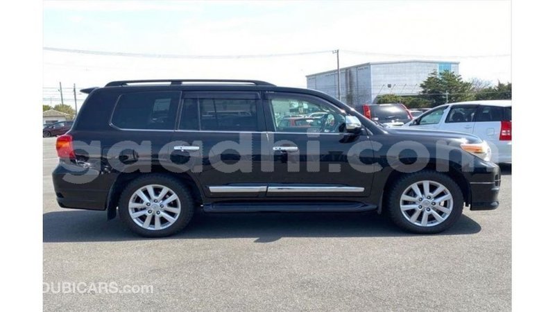 Big with watermark toyota land cruiser somalia import dubai 4723