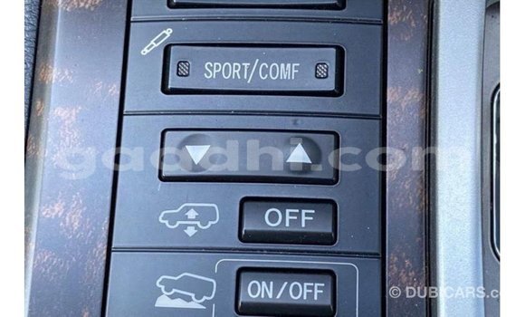 Acheter Import Voiture Toyota Land Cruiser Noir à Import - Dubai, Somalie Acheter Import Voiture Toyota Land Cruiser Noir à Import - Dubai, Somalie