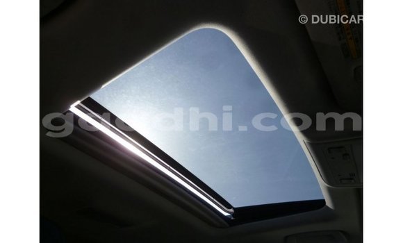 Acheter Import Voiture Toyota Land Cruiser Blanc à Import - Dubai, Somalie Acheter Import Voiture Toyota Land Cruiser Blanc à Import - Dubai, Somalie