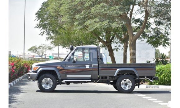 Imported Toyota Land Cruiser Other Makiinaa iti Import - Dubai keessatti Somalia keessatti Imported Toyota Land Cruiser Other Makiinaa iti Import - Dubai keessatti Somalia keessatti