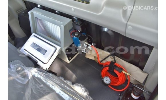 Imported Toyota Land Cruiser Other Makiinaa iti Import - Dubai keessatti Somalia keessatti Imported Toyota Land Cruiser Other Makiinaa iti Import - Dubai keessatti Somalia keessatti