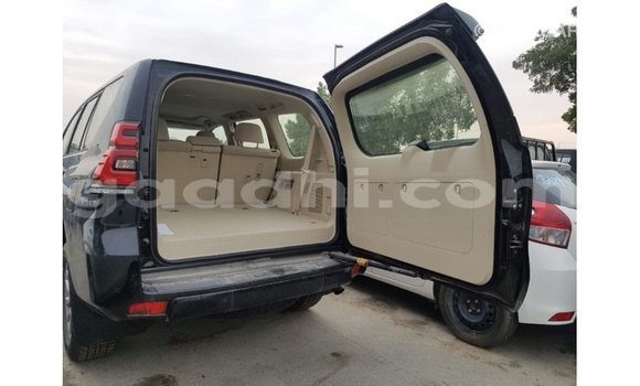 Imported Toyota Prado Black Makiinaa iti Import - Dubai keessatti Somalia keessatti Imported Toyota Prado Black Makiinaa iti Import - Dubai keessatti Somalia keessatti